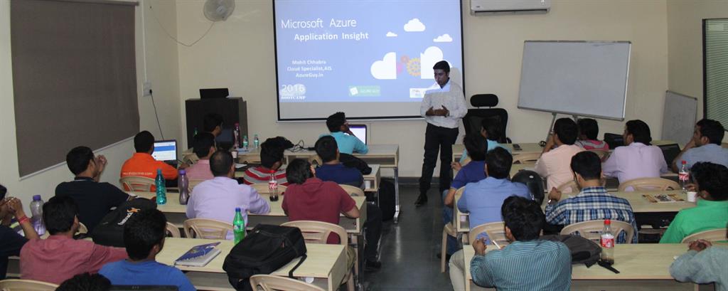 Mohit delivering his session